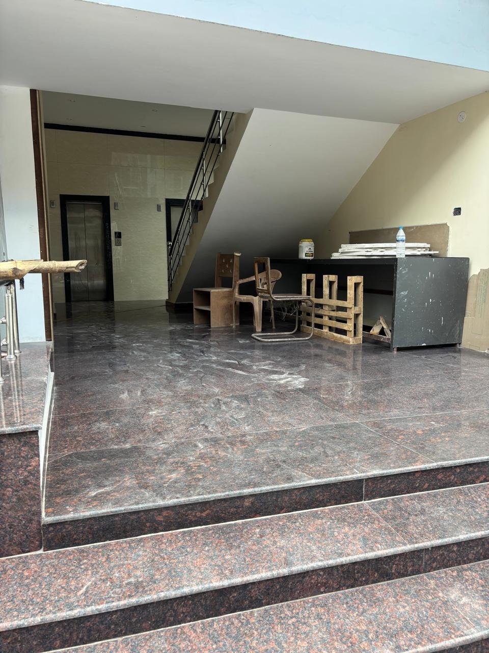 Aarohan Business Center (beside Mall of Ranchi) , Ratu road