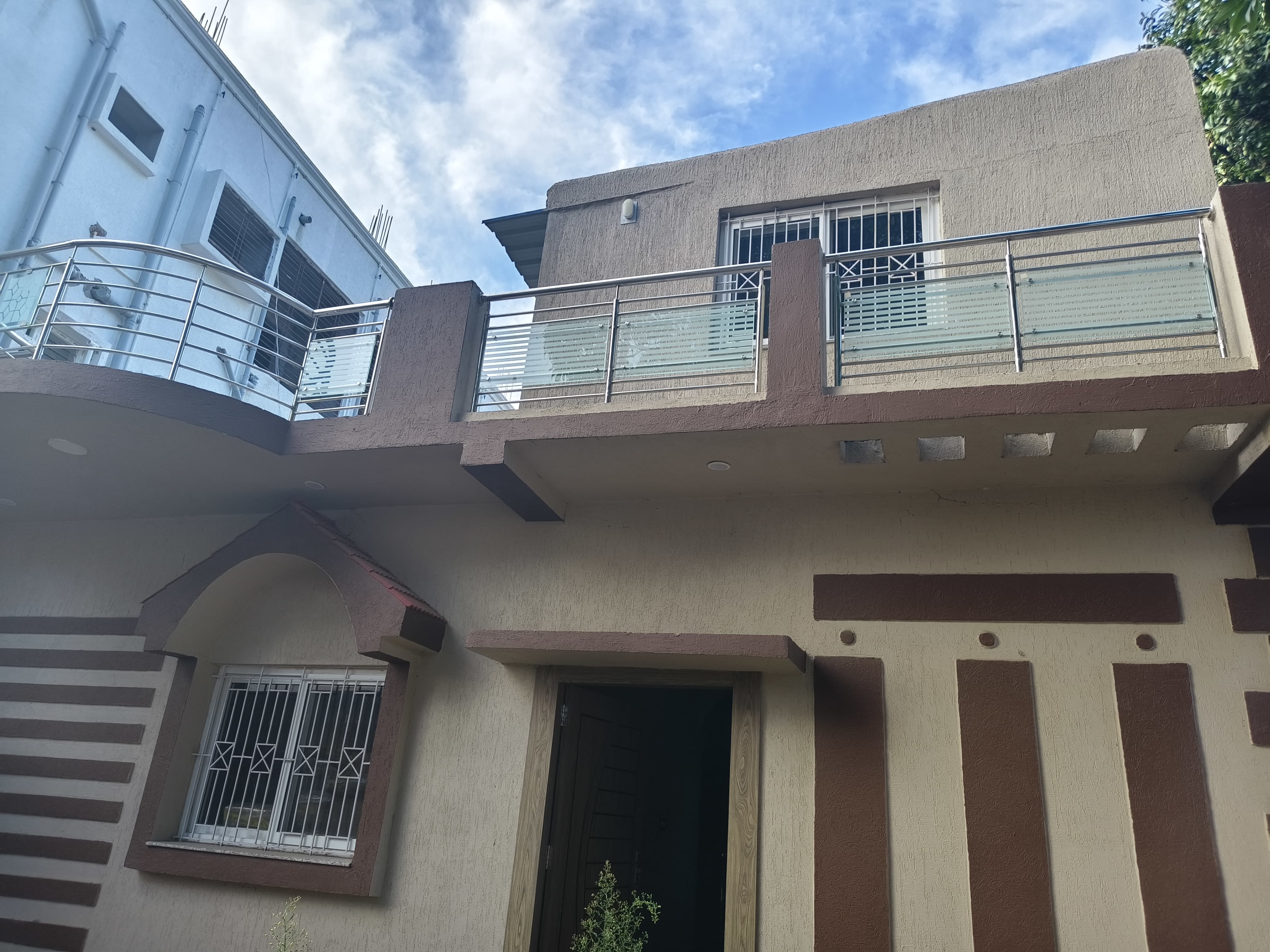 Independent house , jhiri